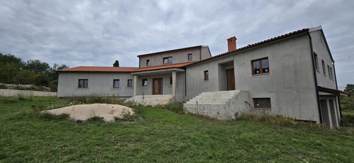 Image No.2-Propriété de 4 chambres à vendre à Rovinj