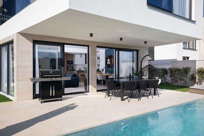Image No.4-5 Bed Property for sale