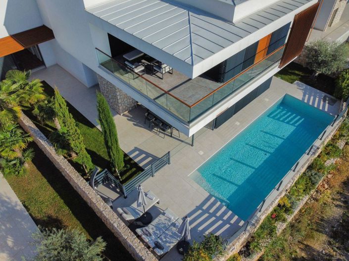 Image No.9-5 Bed Property for sale