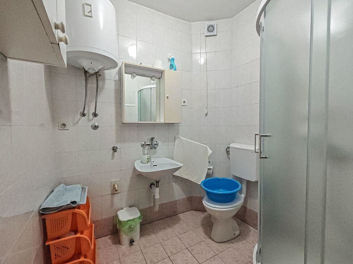 Image No.11-6 Bed Property for sale