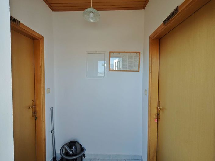 Image No.13-6 Bed Property for sale