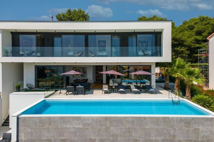Image No.7-4 Bed Property for sale