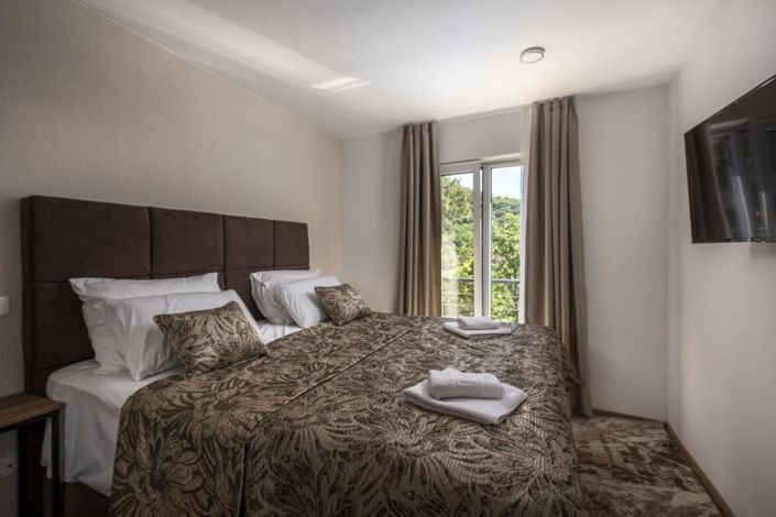 Image No.5-3 Bed Property for sale