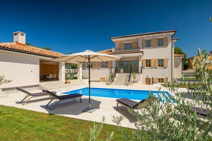 Image No.10-4 Bed Property for sale