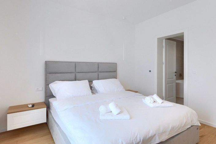 Image No.25-4 Bed Property for sale