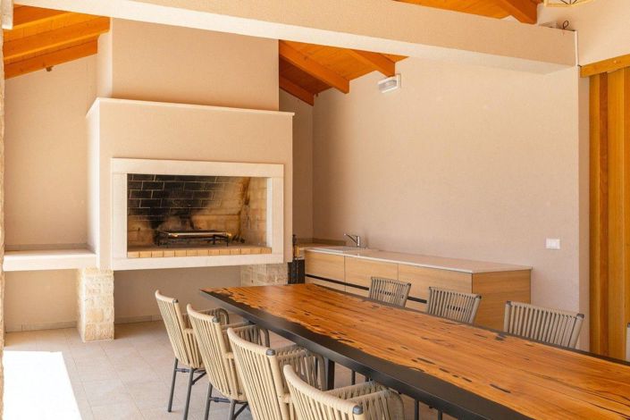 Image No.8-4 Bed Property for sale