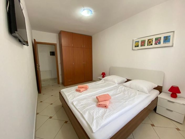 Image No.11-9 Bed Property for sale