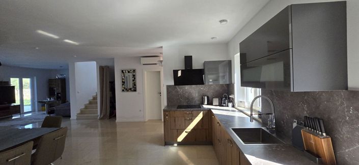 Image No.14-Propriété de 4 chambres à vendre à Rovinj