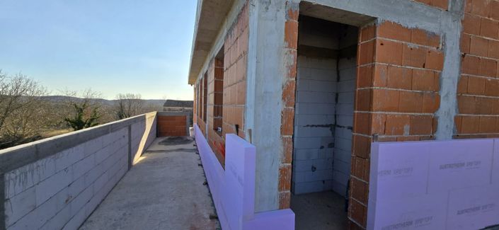 Image No.12-2 Bed Property for sale