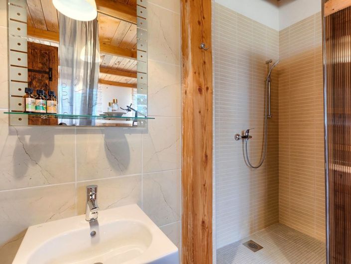 Image No.2-5 Bed Property for sale