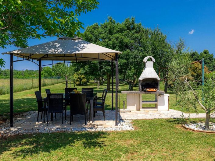 Image No.8-5 Bed Property for sale