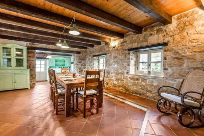 Image No.12-3 Bed Property for sale