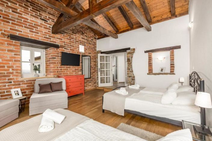 Image No.19-3 Bed Property for sale