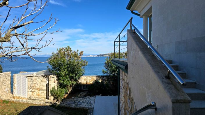 Image No.16-4 Bed Property for sale
