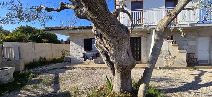 Image No.4-Propriété de 4 chambres à vendre à Umag