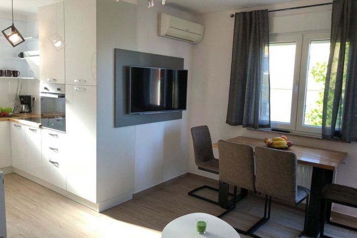 Image No.19-12 Bed Property for sale