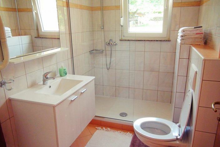 Image No.23-12 Bed Property for sale