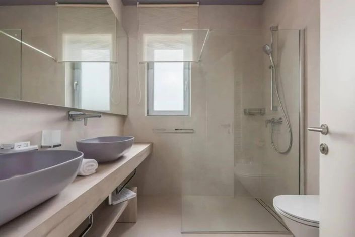Image No.24-4 Bed Property for sale