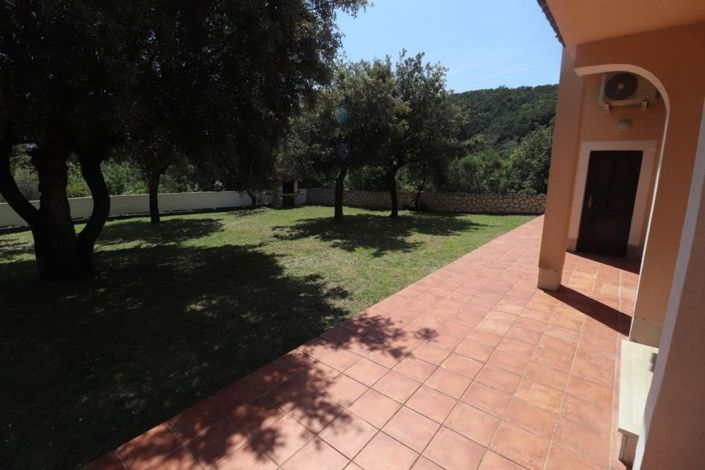Image No.2-5 Bed Property for sale