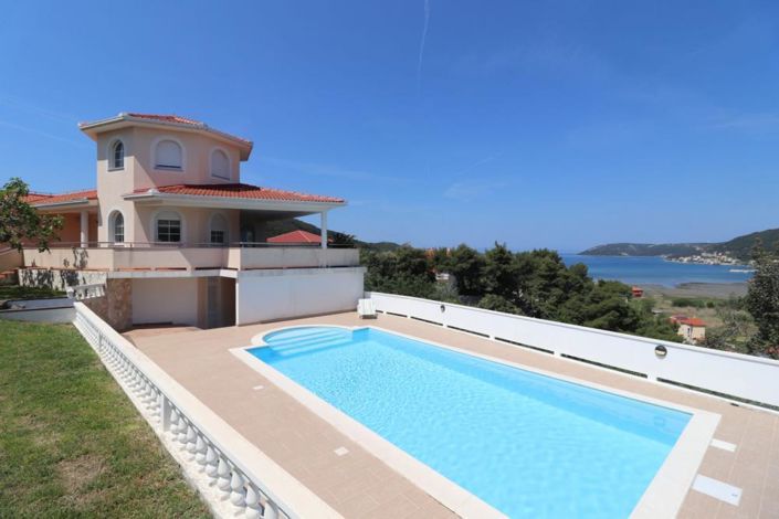 Image No.9-5 Bed Property for sale