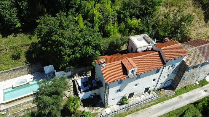 Image No.14-6 Bed Property for sale