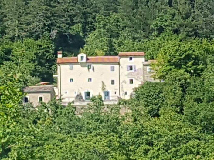 Image No.22-6 Bed Property for sale