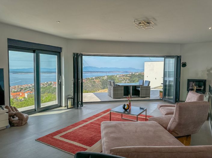 Image No.15-5 Bed Property for sale