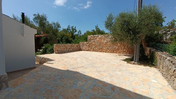 Image No.6-5 Bed Property for sale