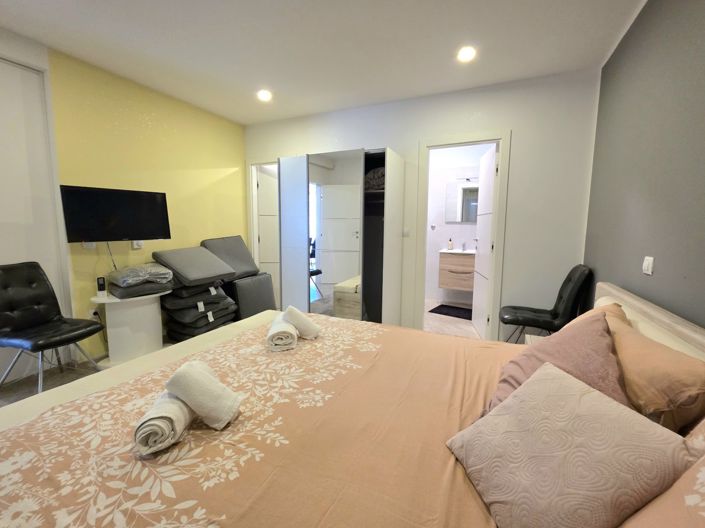 Image No.14-4 Bed Property for sale