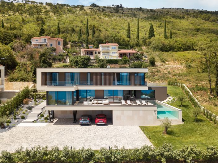 Image No.7-4 Bed Property for sale