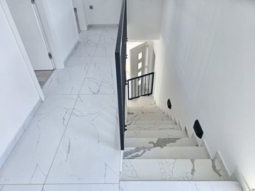 142688-546330