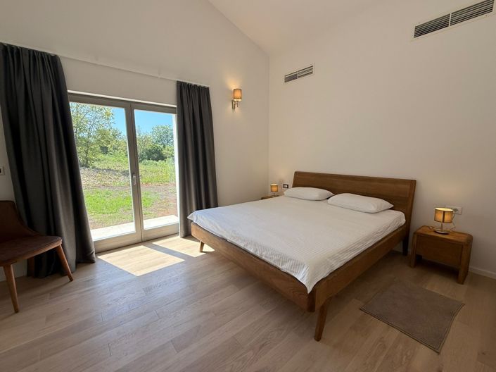 Image No.16-2 Bed Property for sale