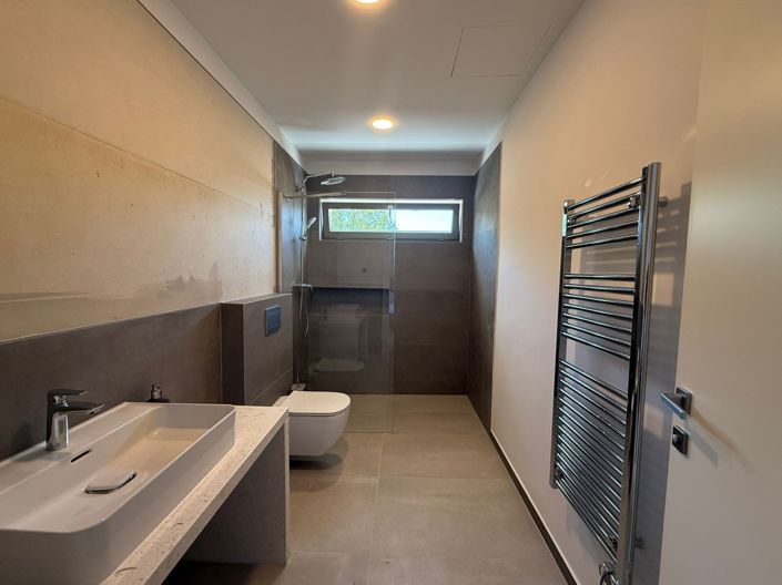 Image No.18-2 Bed Property for sale