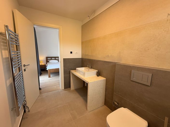 Image No.17-2 Bed Property for sale