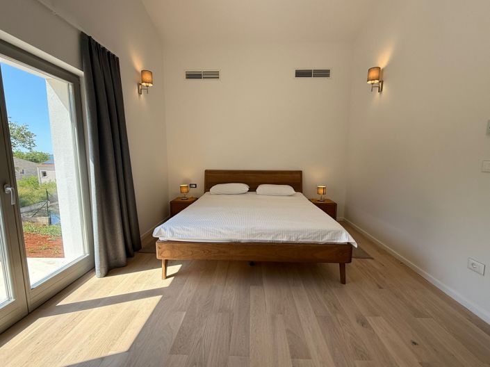 Image No.19-2 Bed Property for sale