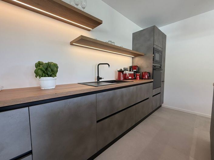 Image No.23-2 Bed Property for sale