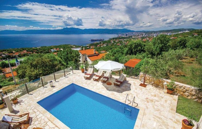 Image No.2-4 Bed Property for sale