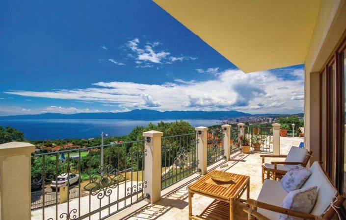 Image No.4-4 Bed Property for sale