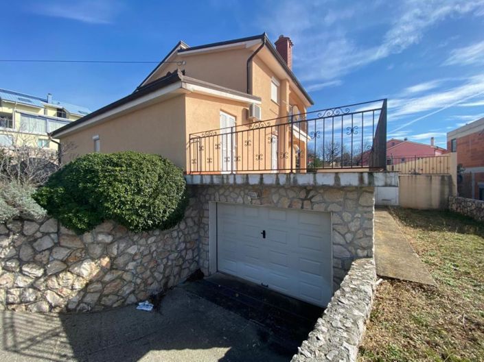 Image No.19-4 Bed Property for sale