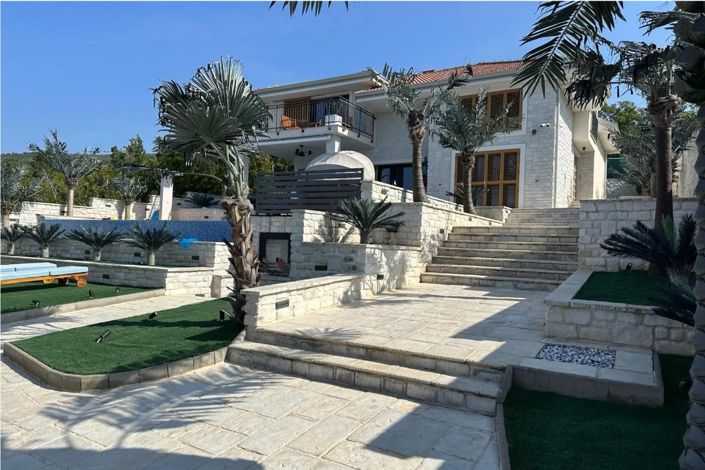 Image No.5-5 Bed Property for sale