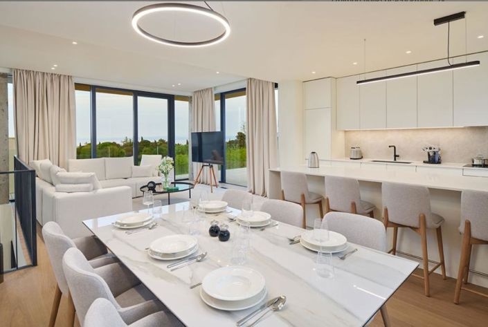 Image No.15-2 Bed Property for sale