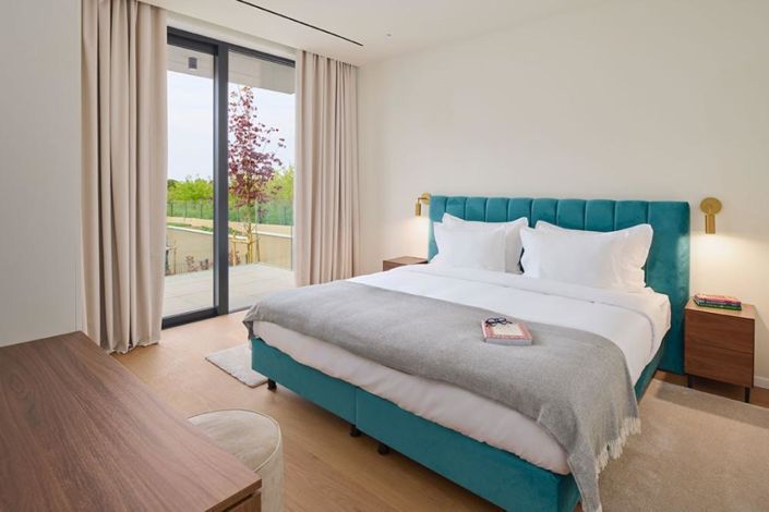 Image No.17-2 Bed Property for sale