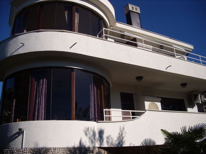 Image No.10-4 Bed Property for sale