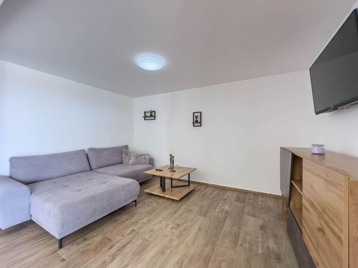 Image No.13-3 Bed Property for sale