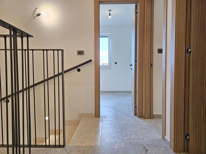 Image No.16-3 Bed Property for sale
