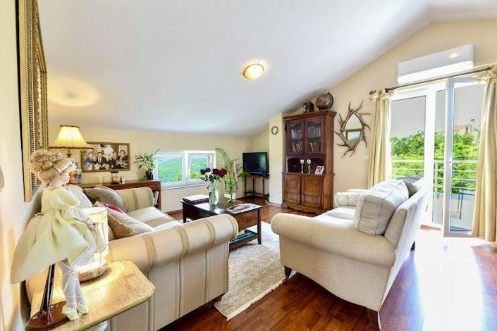 Image No.17-4 Bed Property for sale