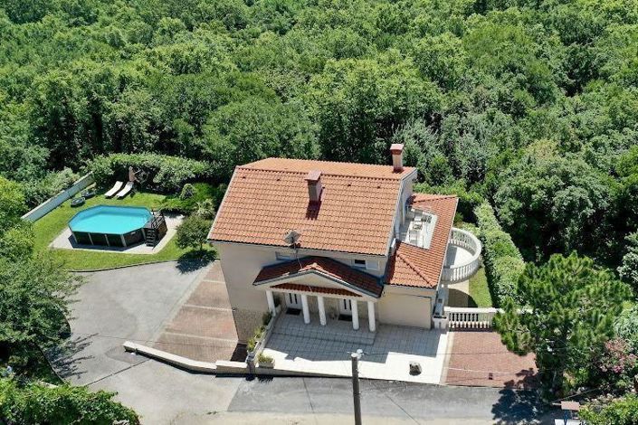 Image No.2-4 Bed Property for sale