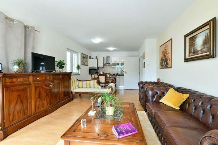 Image No.22-4 Bed Property for sale