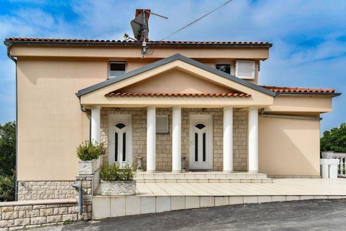 Image No.6-4 Bed Property for sale