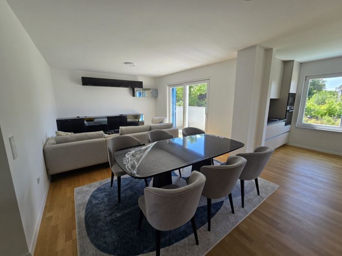 Image No.4-4 Bed Property for sale